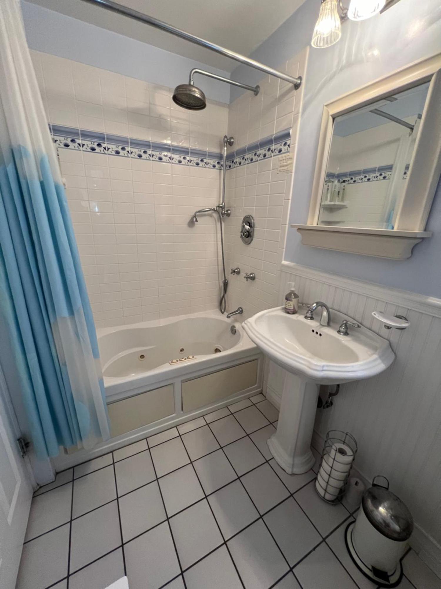 Chic Venice Steps From The Canals & Casa vacanze Los Angeles